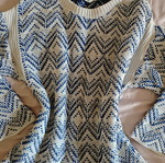 Patterned pullover size S like new