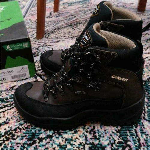 Grisport hiking boots new with sole, size 40