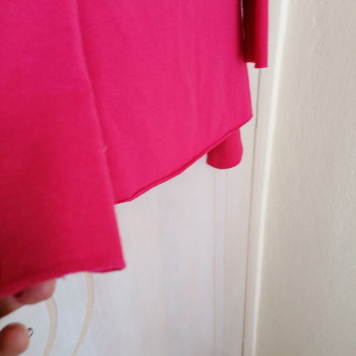 Cardigan new coral color with unique design and button fastening