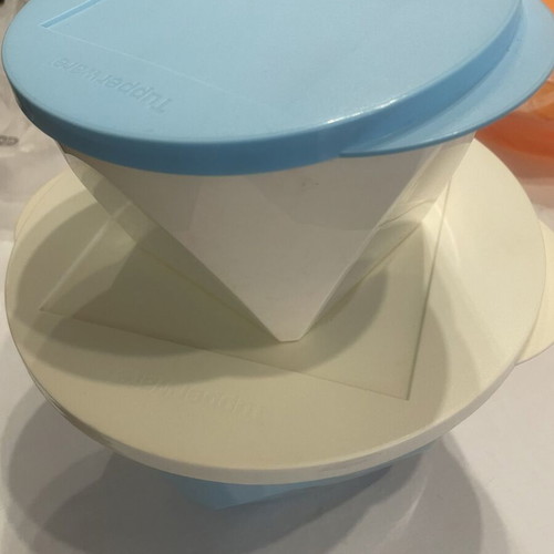 Tupperware set of two containers, blue 4.3L and white Magic Bowl