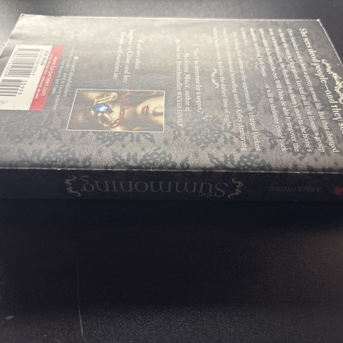The Summoning by Kelley Armstrong book like new