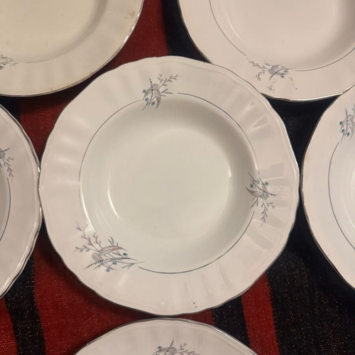 Vintage ceramic soup plates in like new condition, set of 6