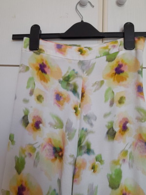 Stradivarius pants size 34 like new, multicolor