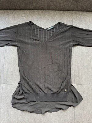 Guess by Marciano blouse like new, women's size M, black