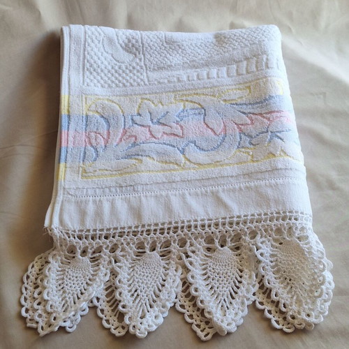 Vintage cotton bath face towel with handmade crochet lace border Indanthren
