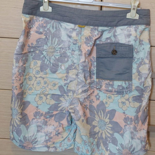 Reef swim shorts used, pack of 2, size 32, beige multicolor
