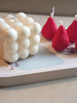 Handmade set with porcelain tray and scented plant-based candles