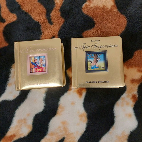 Children's books Cinderella and The Three Little Pigs like new