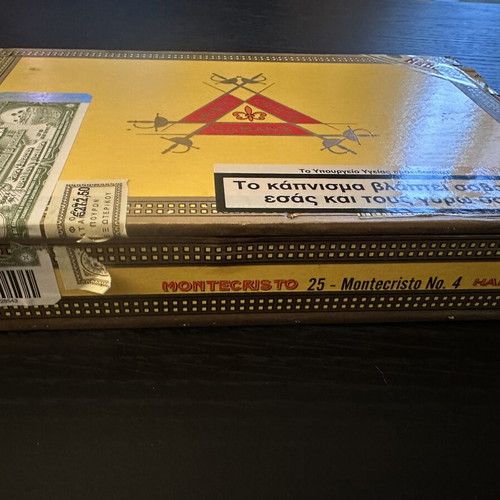 Montecristo No. 4 Wooden Cigar Box used, authentic Cuban