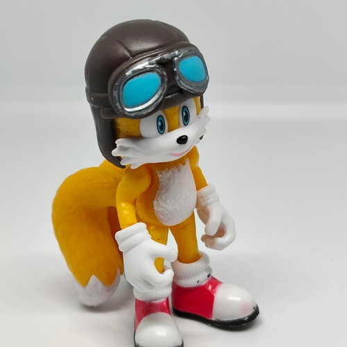 Tails Sonic the Hedgehog collectible figure like new, aviator style