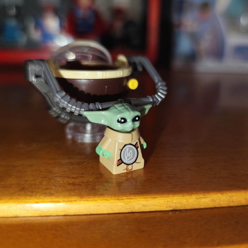 Grogu Baby Yoda Mandalorian Armor figure like new with cradle