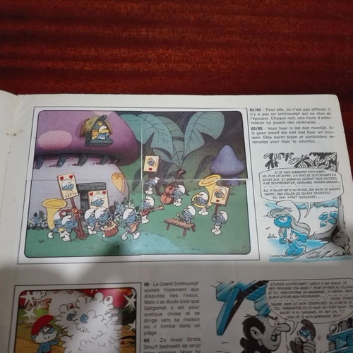 Panini Smurfs 1982 album used, complete
