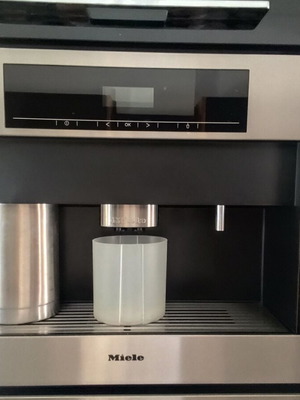 Miele CVA 5060 built-in coffee machine, automatic bean-to-cup