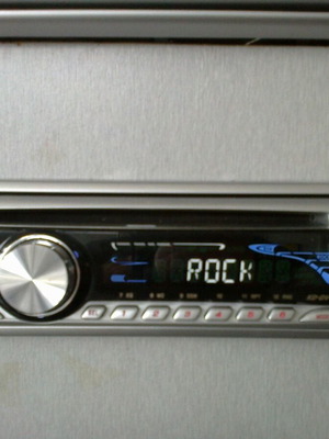 Οθόνη JVC KV M-705 και DVD Player JVC KD DV-4201 2 DIN σαν καινούργιο