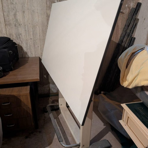 Drafting table used with metal base 78 x 1.30 cm