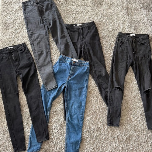 Bershka jeans pack like new, 5 skinny jeans in black, blue, grey