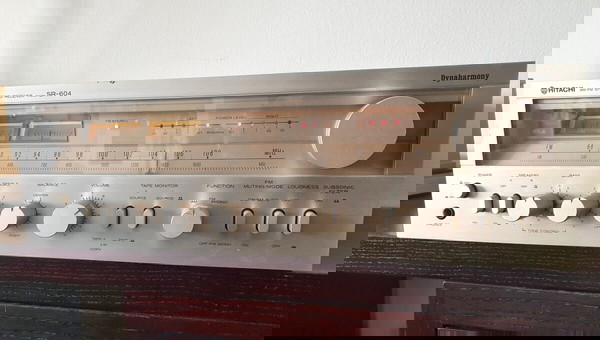 Πωλείται Ραδιοενισχυτης  Hitachi sr-604 2X35watt