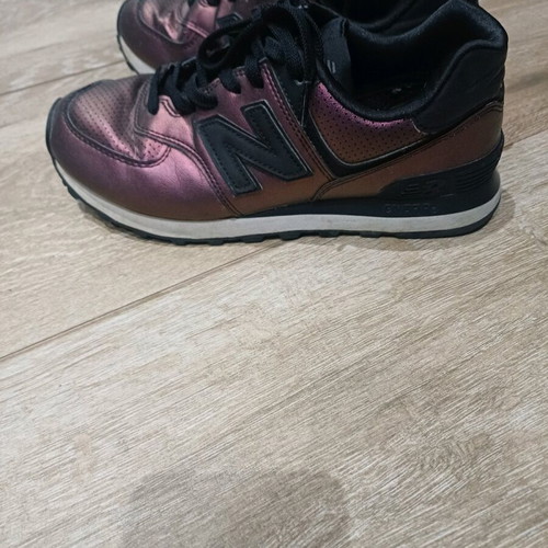 New Balance women's athletic shoes used size 37.5 metallic color