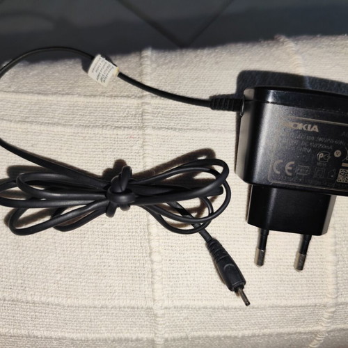 Nokia AC-3E charger like new, old model