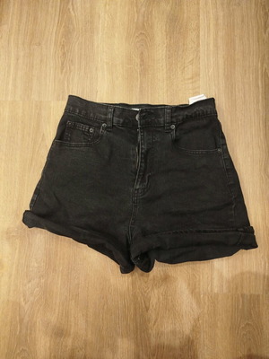 Black High-Waisted Denim Shorts Pull & Bear like new