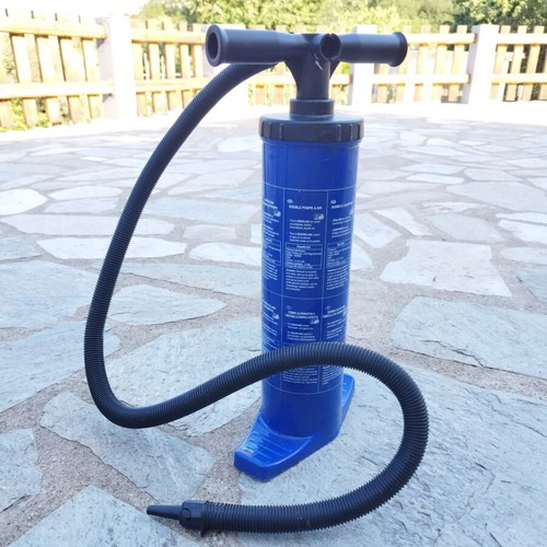 Bicycle pump like new with various accessories and case