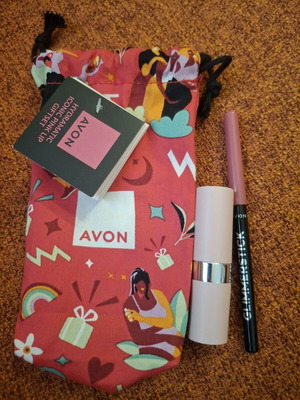 Avon Hydramatic Matte Lipstick and Lip Pencil Gift Set new