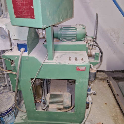 Drill with cutting disc and arbor used