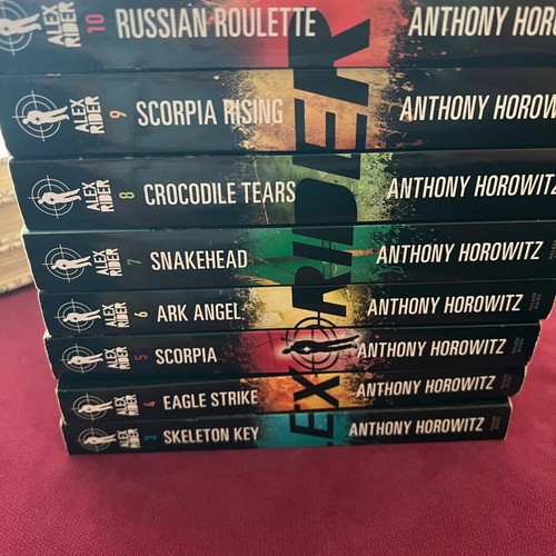 Alex Rider book series 3-10 like new, English, 8 volumes