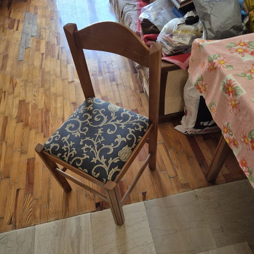 Wooden kitchen dining table with extension and 4 fabric chairs used