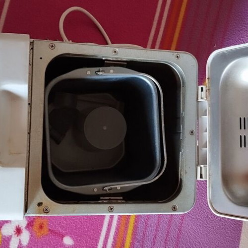 Electric Bread Maker used, excellent condition