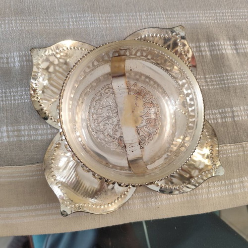 Decorative bowl used
