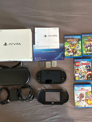 Psvita σαν καινούργιο με 4 παιχνίδια και αξεσουάρ