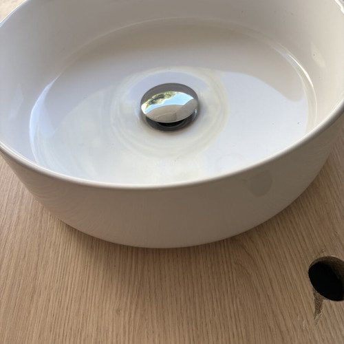 Bathroom sink like new, round 35 cm, white glossy porcelain, countertop