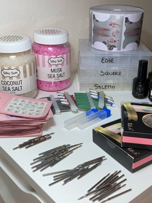 Nail products new with dual forms cases and accessories