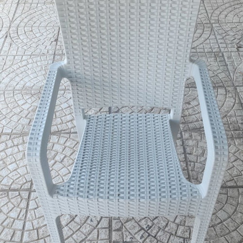 Astra garden chairs set of 8 like new, white rattan style