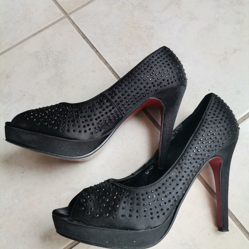 Heels with rhinestones used, black size 39, high heels