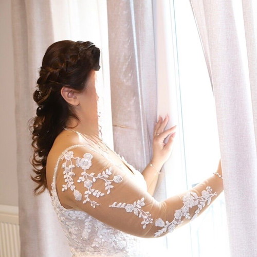 Wedding dress with veil and petticoat, one size, white
