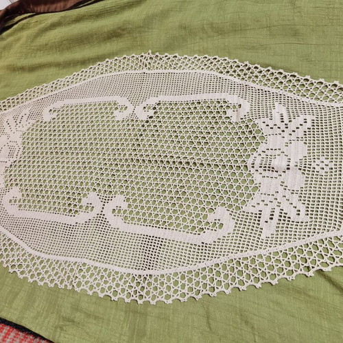 Crochet square like new, table mat cover 78x45 cm