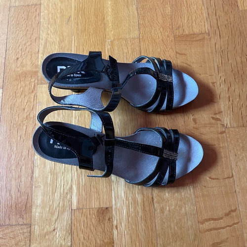 Black women's sandals used, size 38