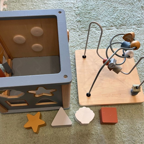 Little Dutch activity cube used