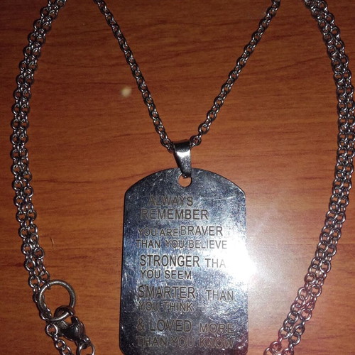 Pendant used with messages in English, silver