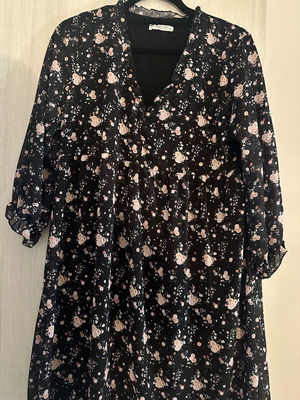 Dress used, loose onesize with belt