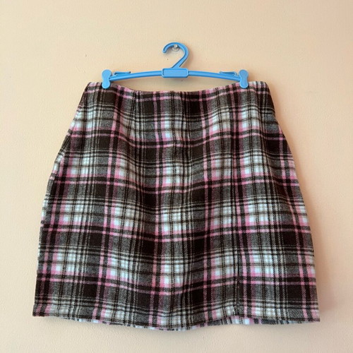 Skirt plaid type with zipper size M like new