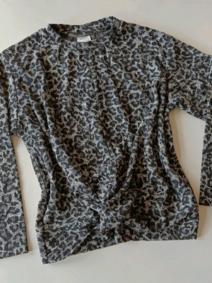Zara soft blouse for girls 10 years like new, white and grey