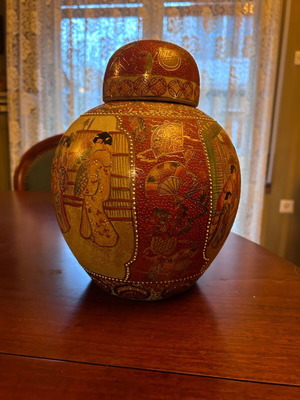 Satsuma Chinese vases like new, set of 2 pieces