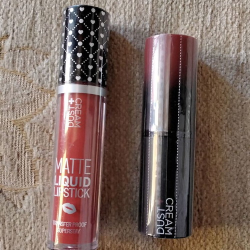 Dust and Cream lipstick and lip rouge red new