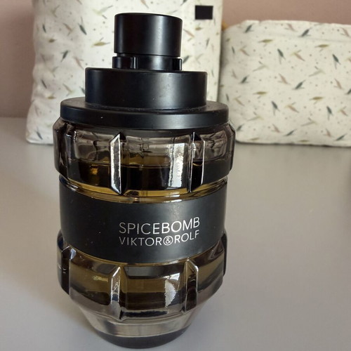 Viktor & Rolf Spicebomb Eau De Toilette like new, 90 ml authentic