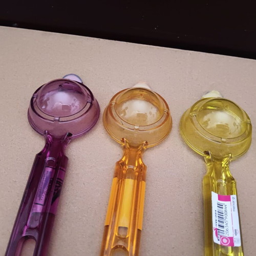 Gadget for egg yolk separator new