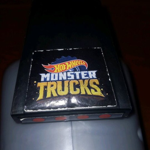 Hot Wheels Monster Trucks Pit Launch & Jam playset used 1:64 2021