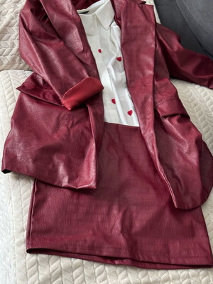 Oversize jacket and skirt like new, burgundy leatherette, size medium